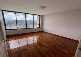 Alto Hatillo Caracas, Miranda, 5 Habitaciones Habitaciones, ,4 BathroomsBathrooms,Apartamento,En venta,Alto Hatillo Caracas,3843